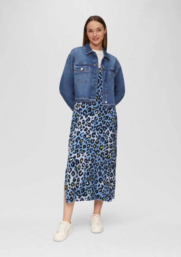 Spaghettiträger-Kleid aus Satin mit Leo-Muster