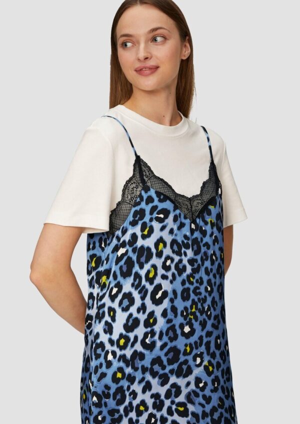 Spaghettiträger-Kleid aus Satin mit Leo-Muster