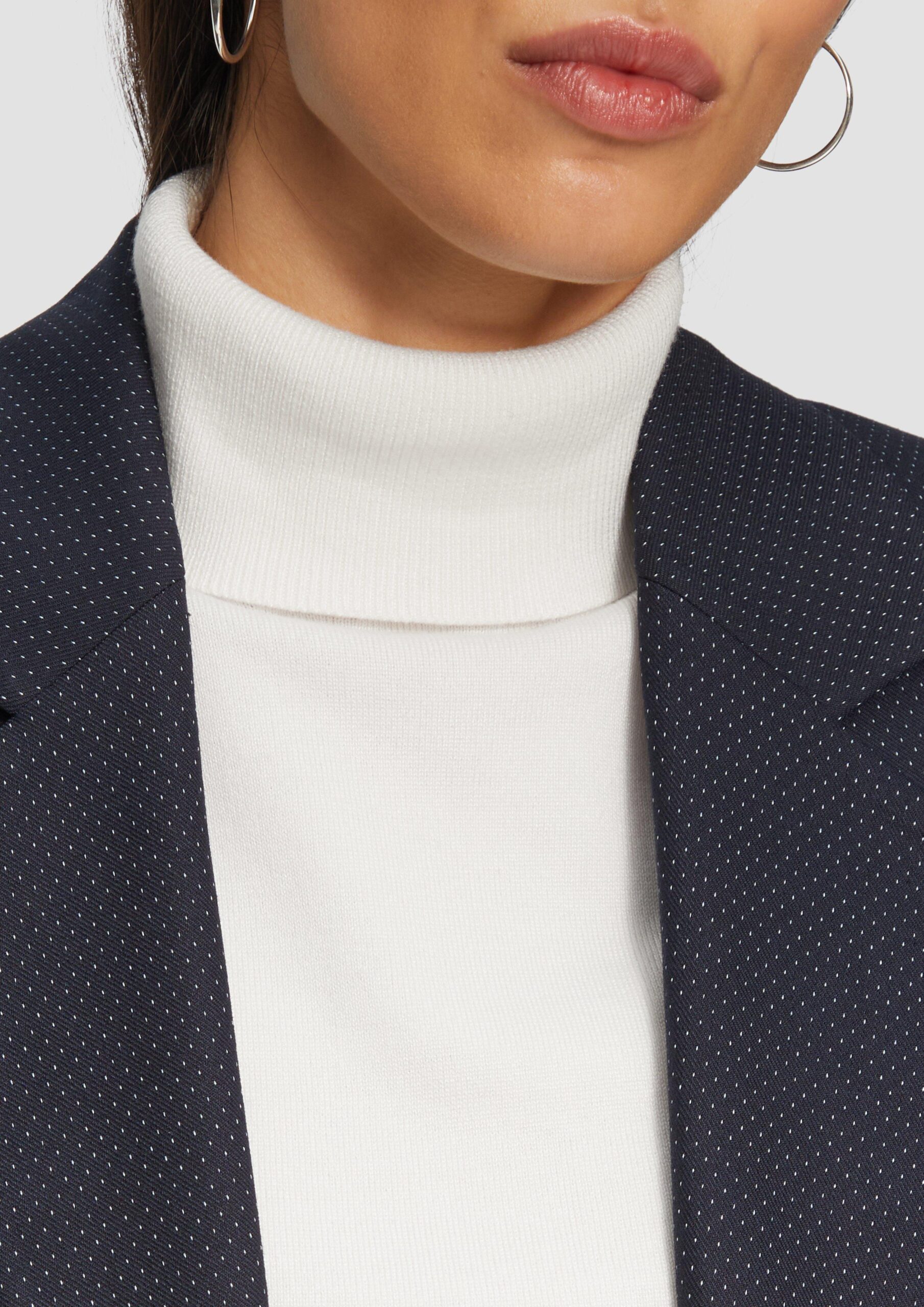 Feiner Rollkragenpullover mit Ajour-Details