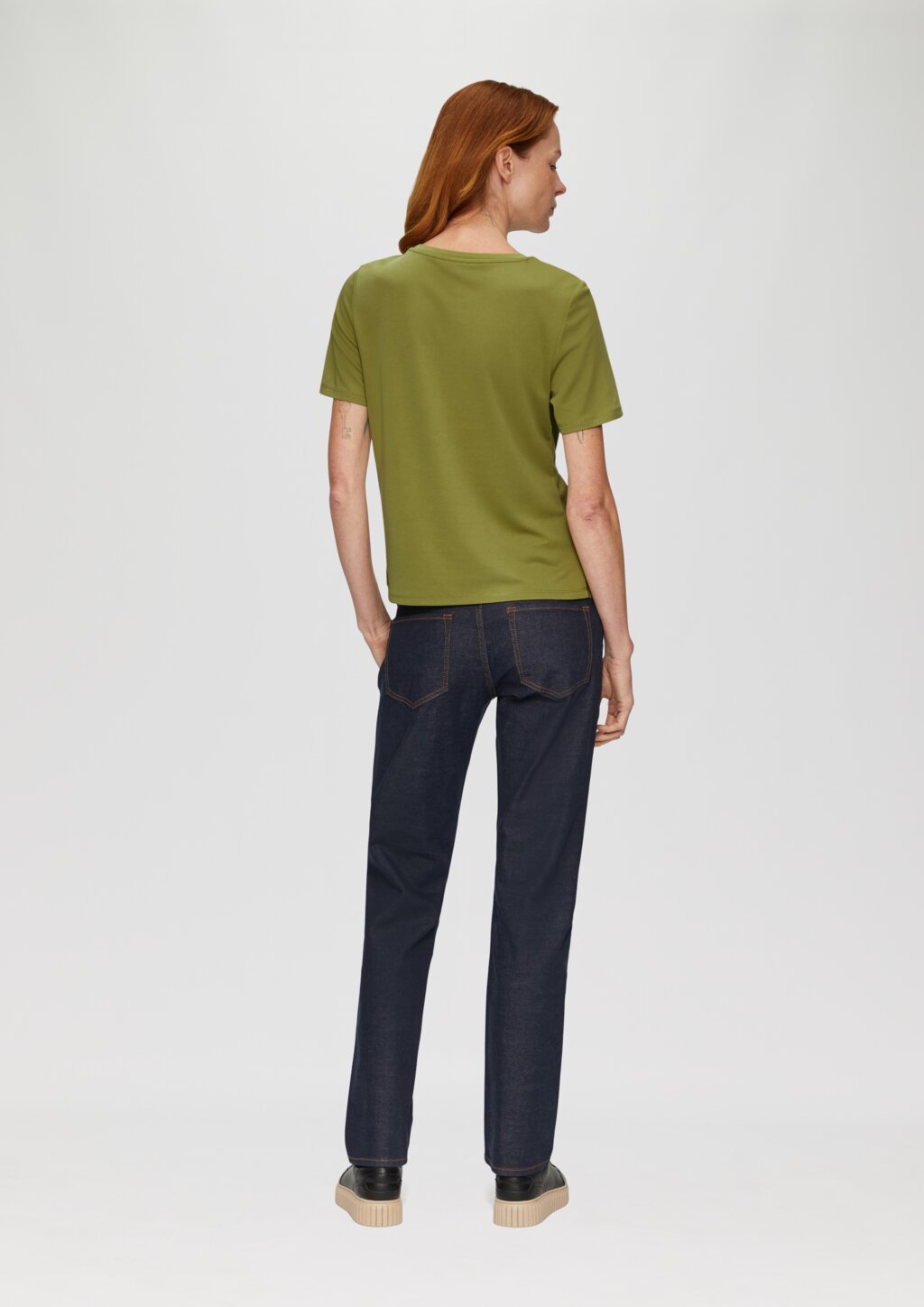 Fließendes T-Shirt mit Knotendetail