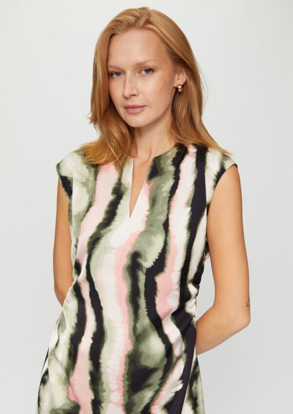 Midi-Satinkleid mit V-Ausschnitt und seitlicher Raffung