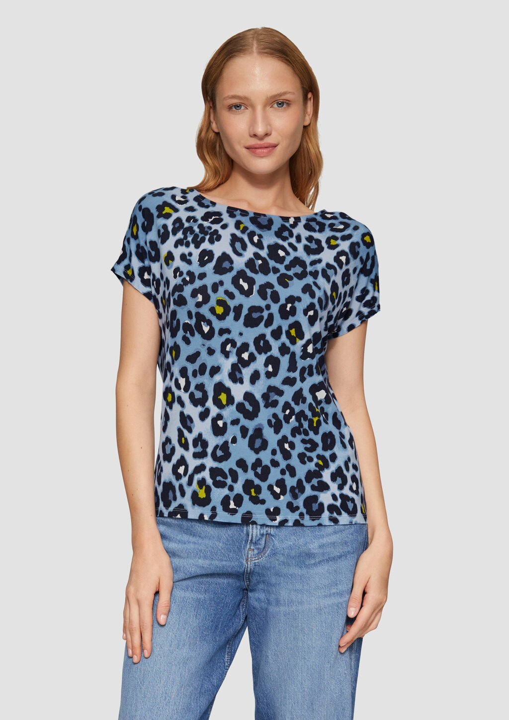 Jerseyshirt mit überschnittenen Schultern