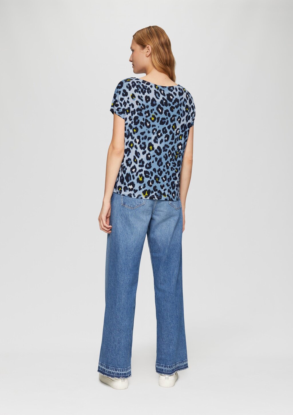 Jerseyshirt mit überschnittenen Schultern