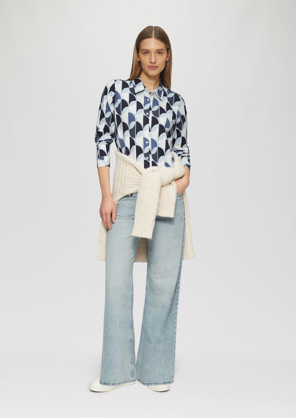 Elastische Hemdbluse aus Jersey