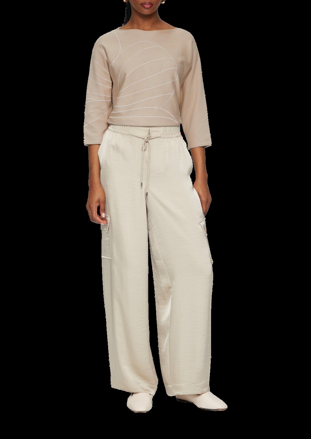 Strickpullover mit Fledermausärmeln und floraler Stickerei