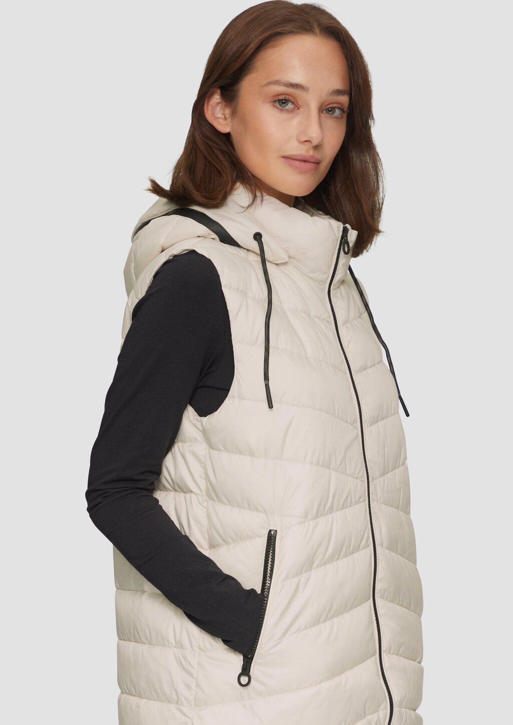 Leichte Steppweste mit Logo-Kapuze