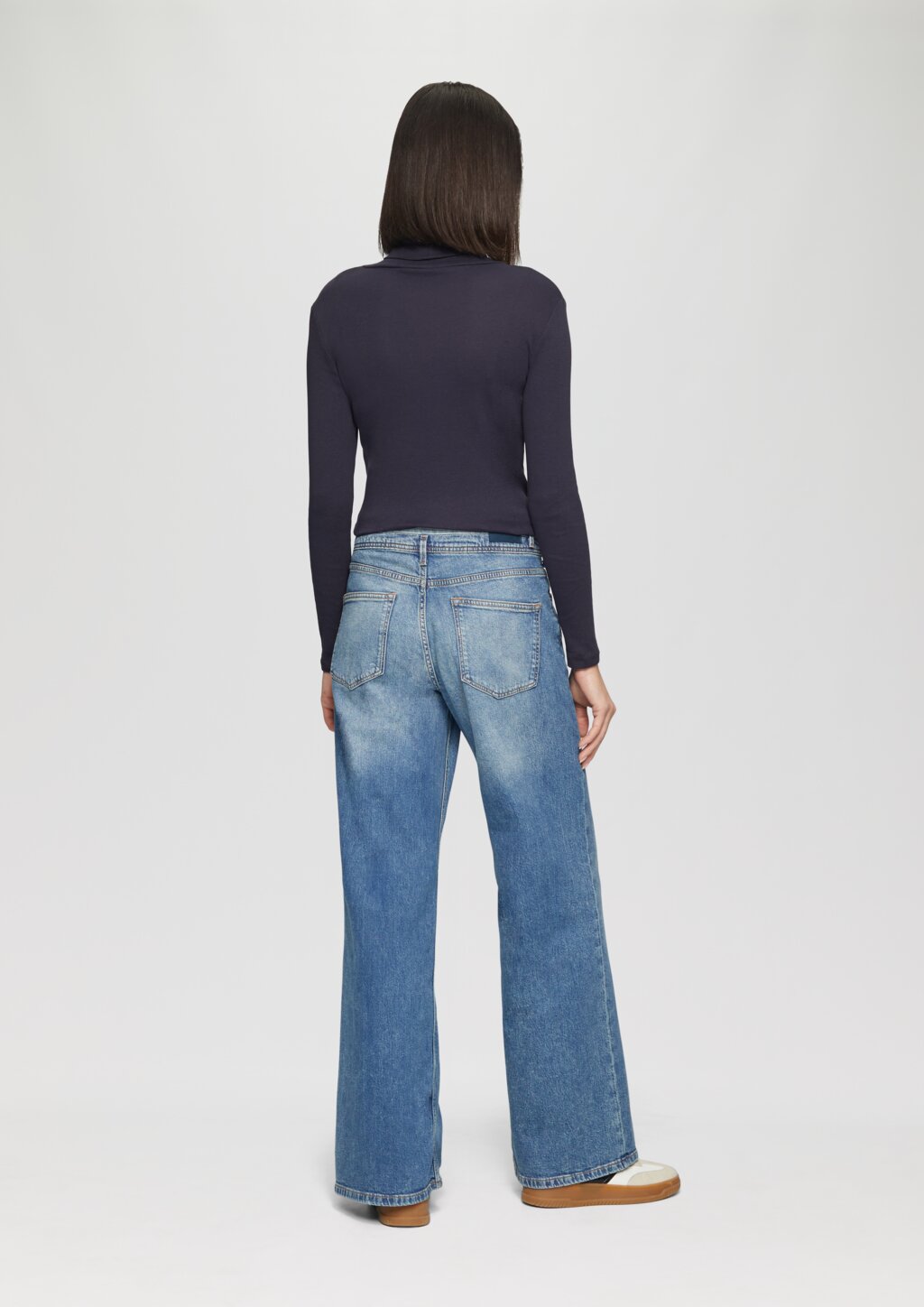 Elastisches Langarmshirt mit Rollkragen