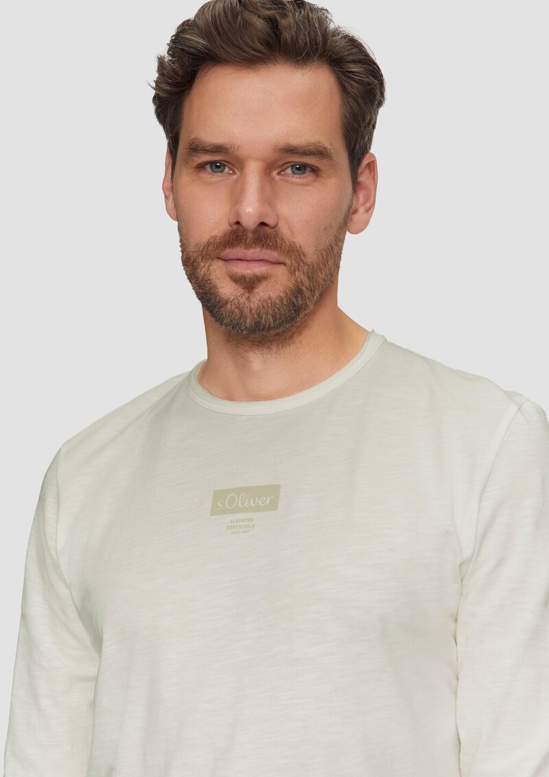 Logo-Shirt mit Rollkante und Flammgarnstruktur