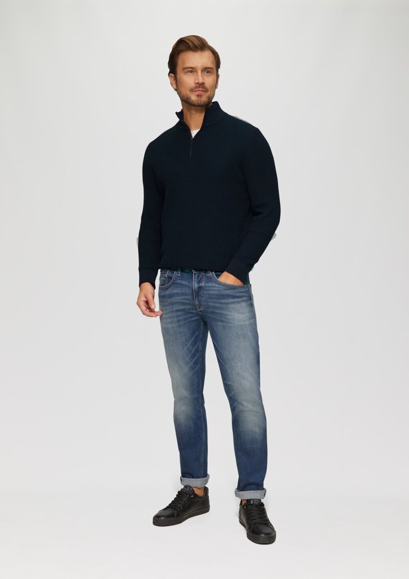 Strukturierter Strickpullover mit Troyerkragen