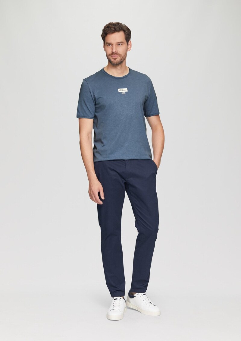 Logo-Shirt mit Rollkante und Flammgarnstruktur