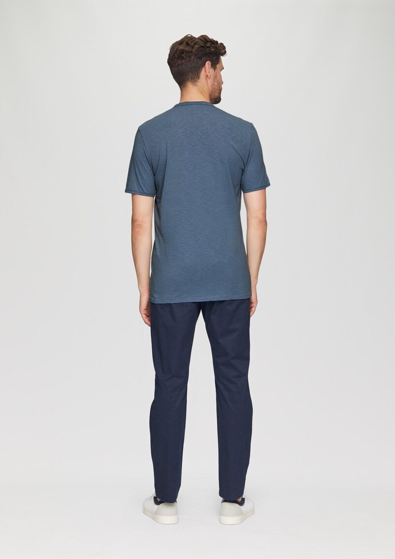 Logo-Shirt mit Rollkante und Flammgarnstruktur