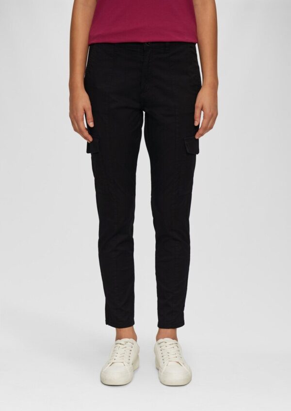 Chinohose Betsy mit Cargotaschen und Ziernähten