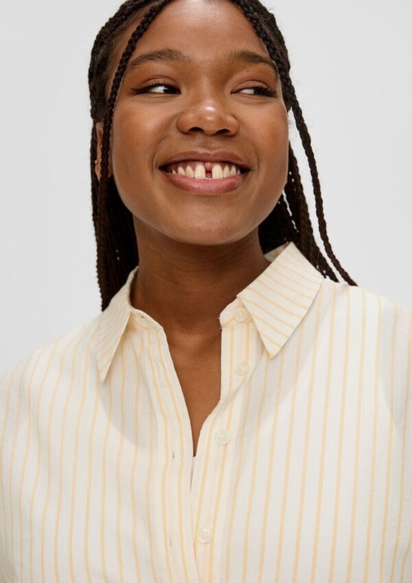 Hemd mit verlängertem Rückensaum