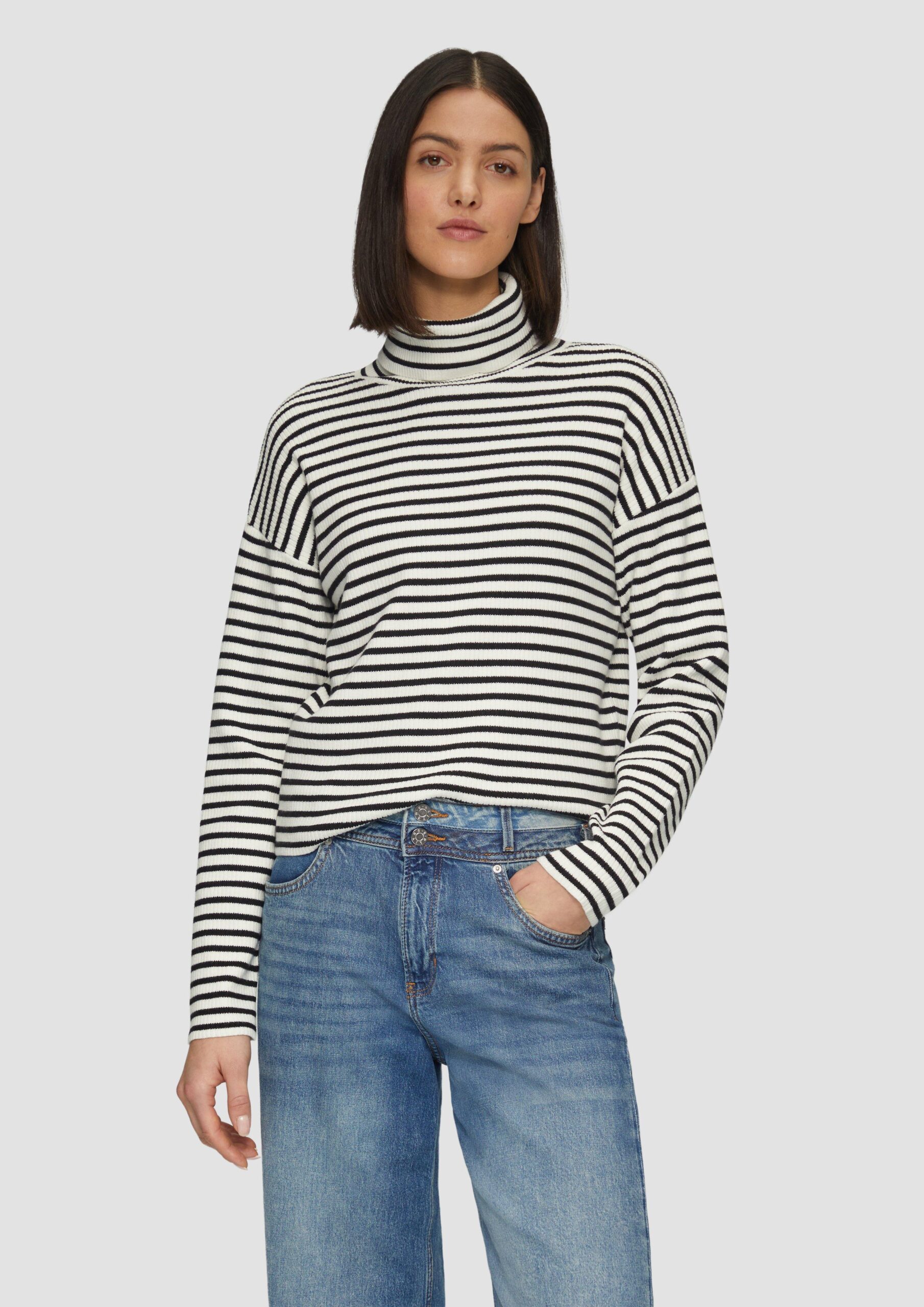 Rollkragenpullover mit Rippstruktur