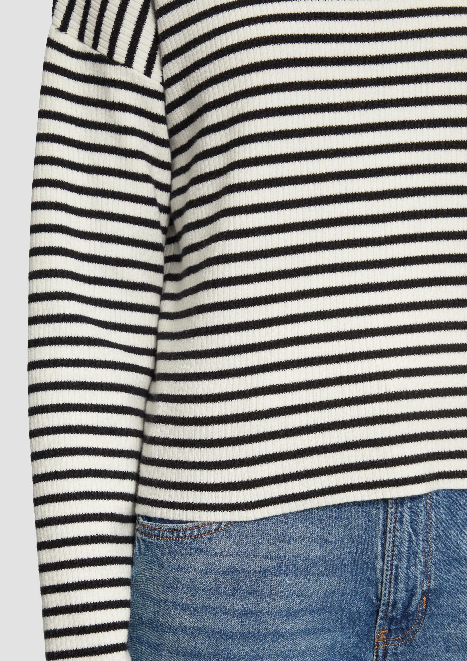 Rollkragenpullover mit Rippstruktur