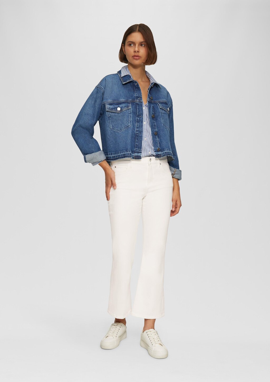 Cropped Jeans / Regular Fit / Mid Rise / Flared Leg