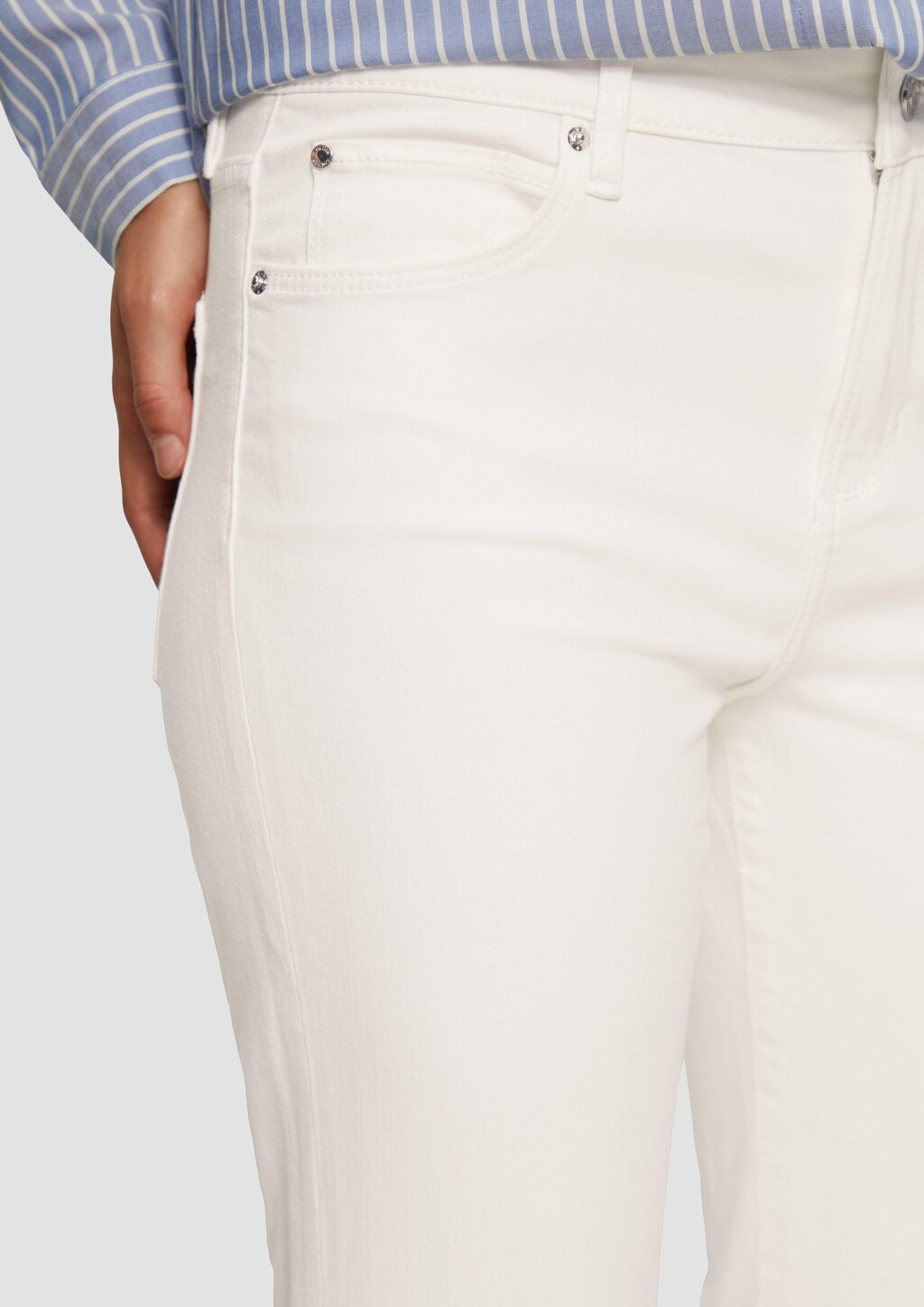 Cropped Jeans / Regular Fit / Mid Rise / Flared Leg