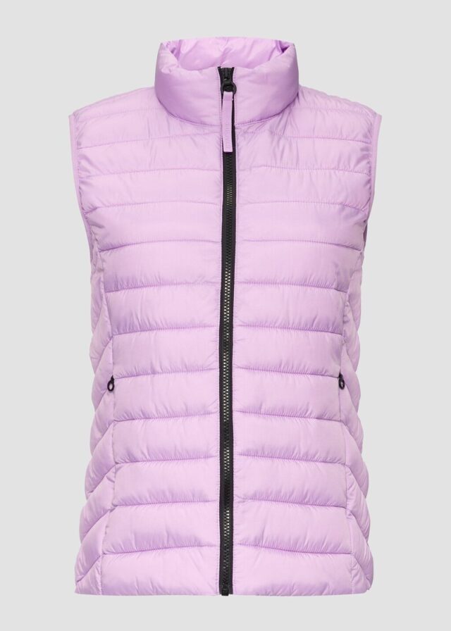 Leichte Weste mit Steppung und Stehkragen