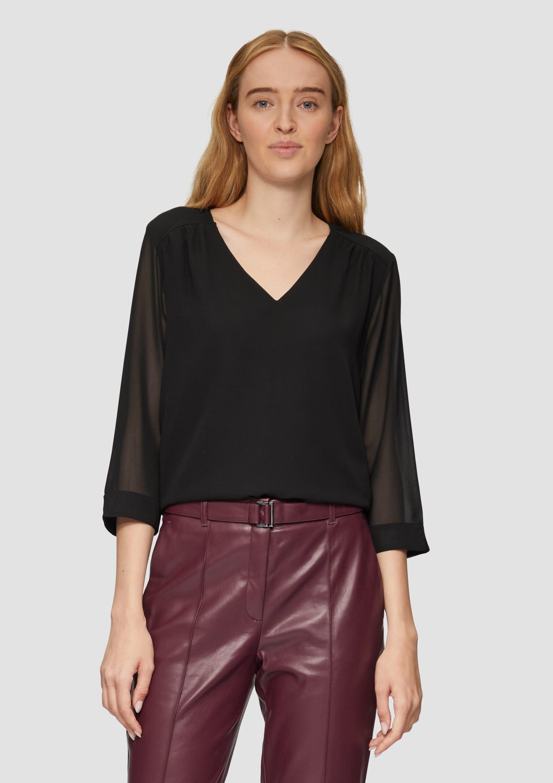 Chiffonbluse mit Raffung an der Schulter und transparenten Ärmeln