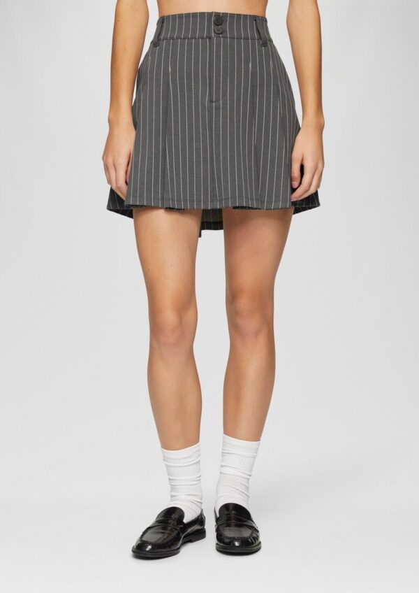 Minirock mit Nadelstreifen