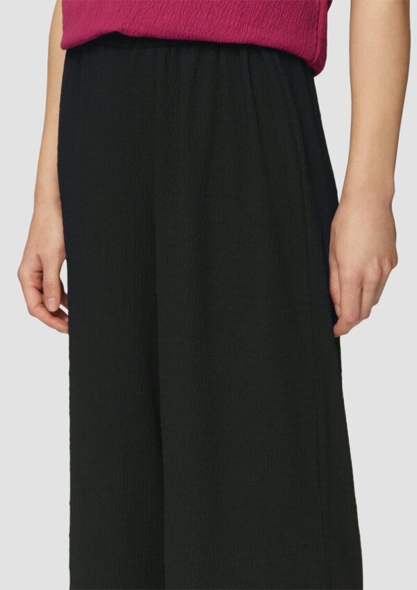 Strukturierte Hose mit Wide Leg