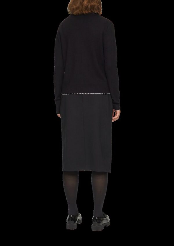 Strickjacke mit V-Ausschnitt und Kontrastnähten