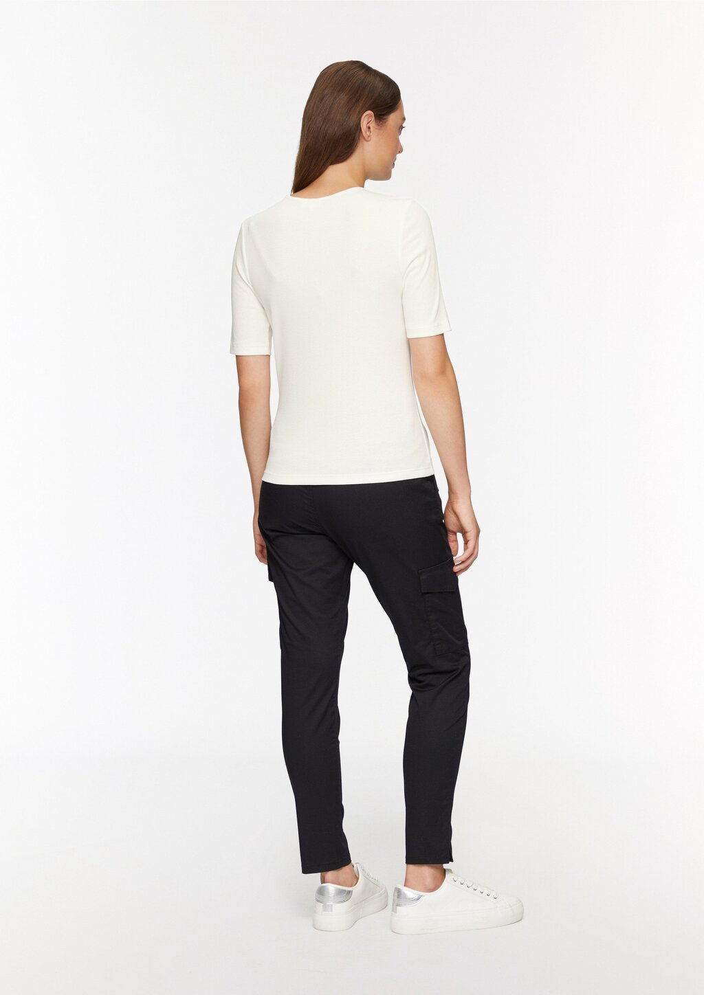 Elastisches Rippshirt mit Cut-out