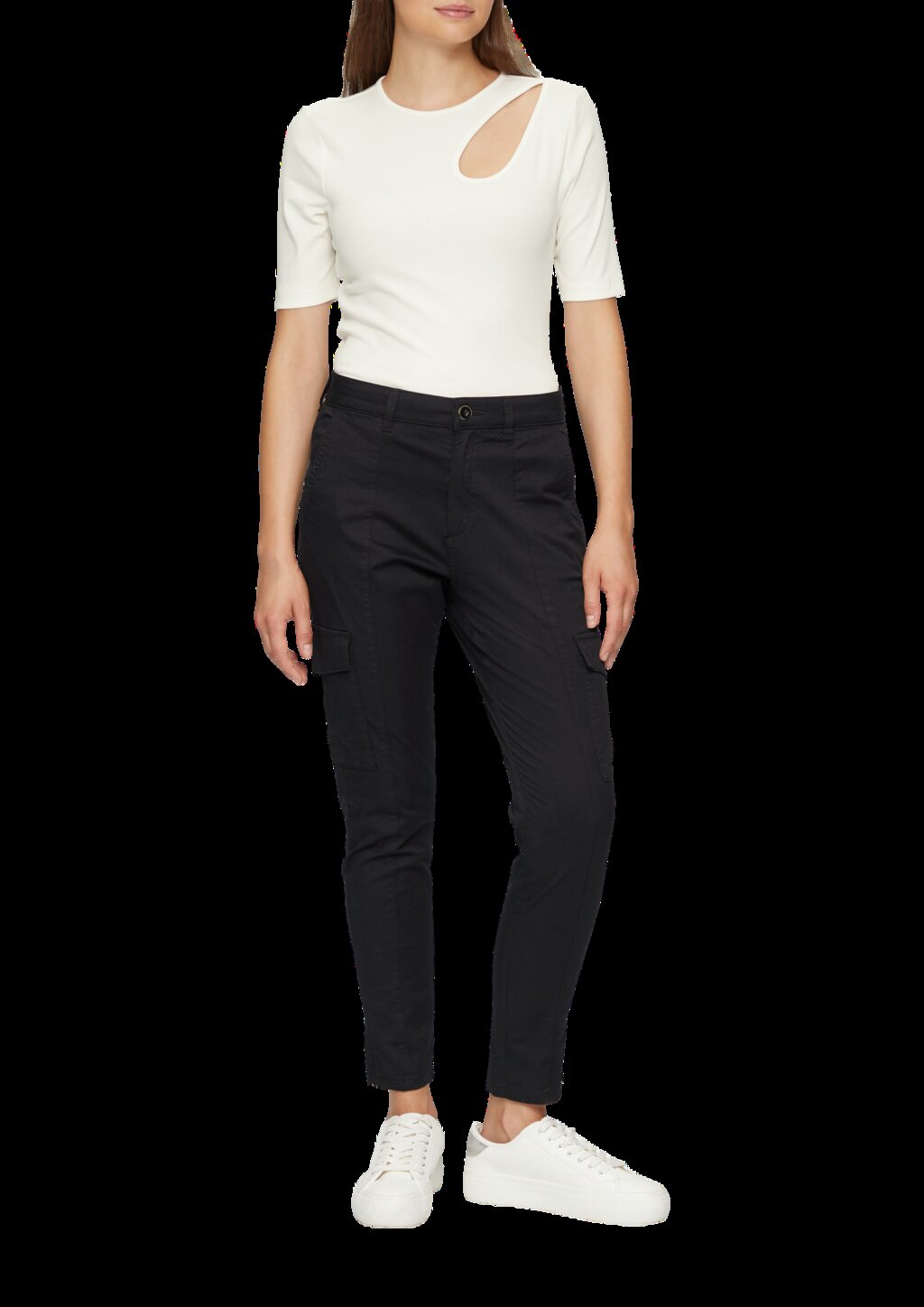 Elastisches Rippshirt mit Cut-out