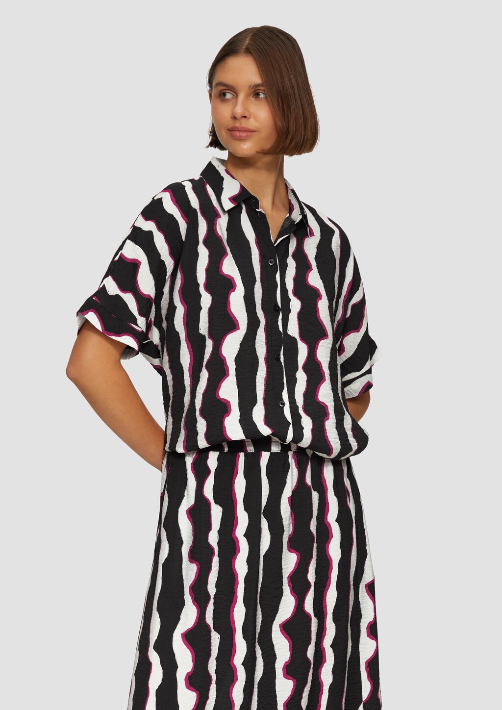 Oversized Hemdbluse aus strukturiertem Viskose