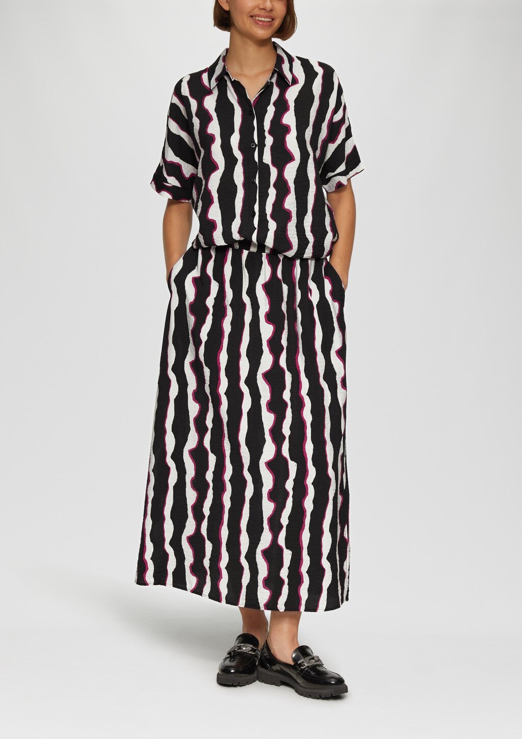 Oversized Hemdbluse aus strukturiertem Viskose