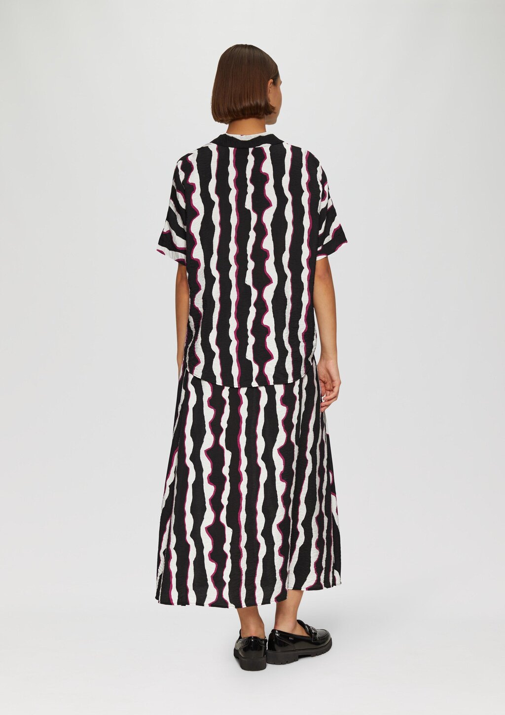 Oversized Hemdbluse aus strukturiertem Viskose