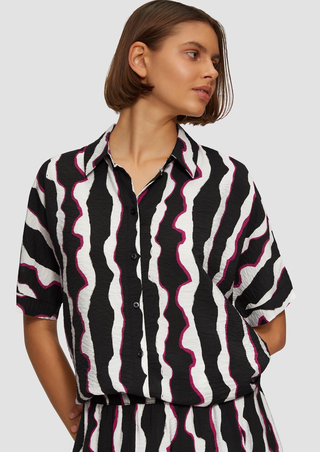 Oversized Hemdbluse aus strukturiertem Viskose