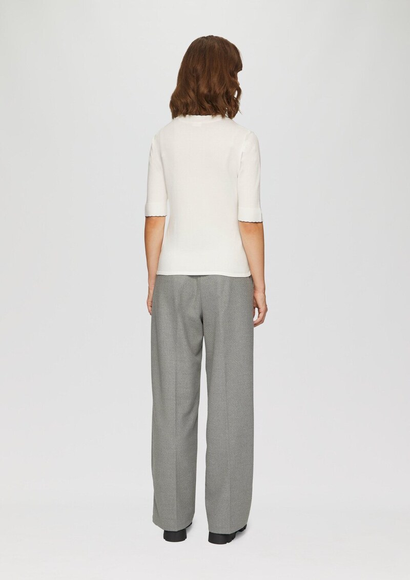 Strickpullover im Slim Fit mit Kontrastdetails