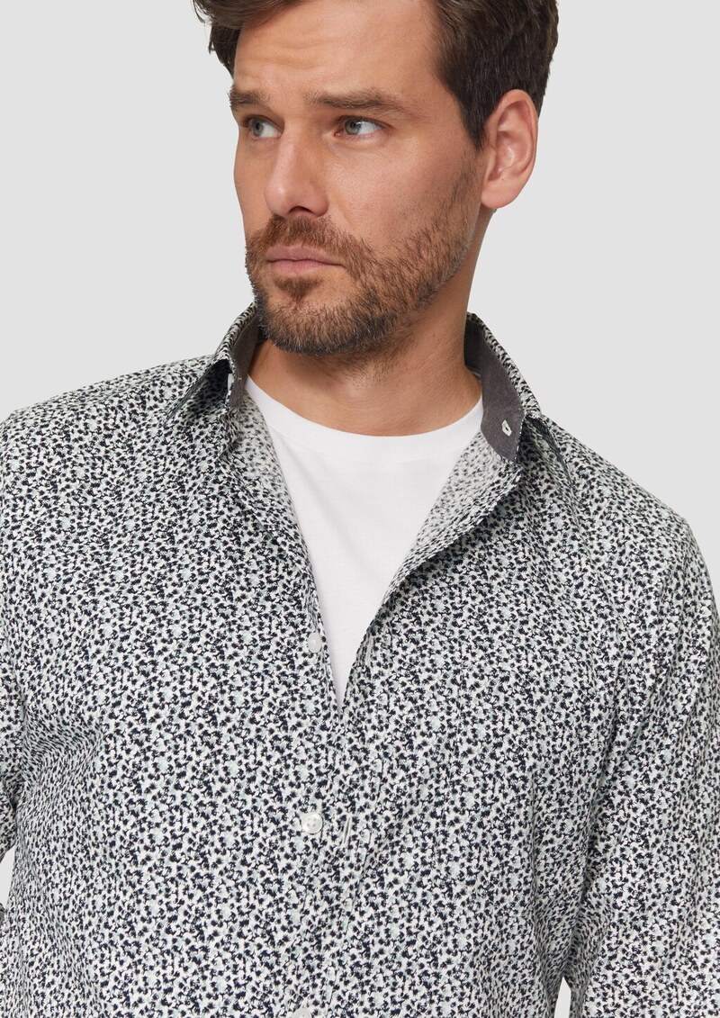 Slim Fit: Gemustertes Hemd mit Kentkragen