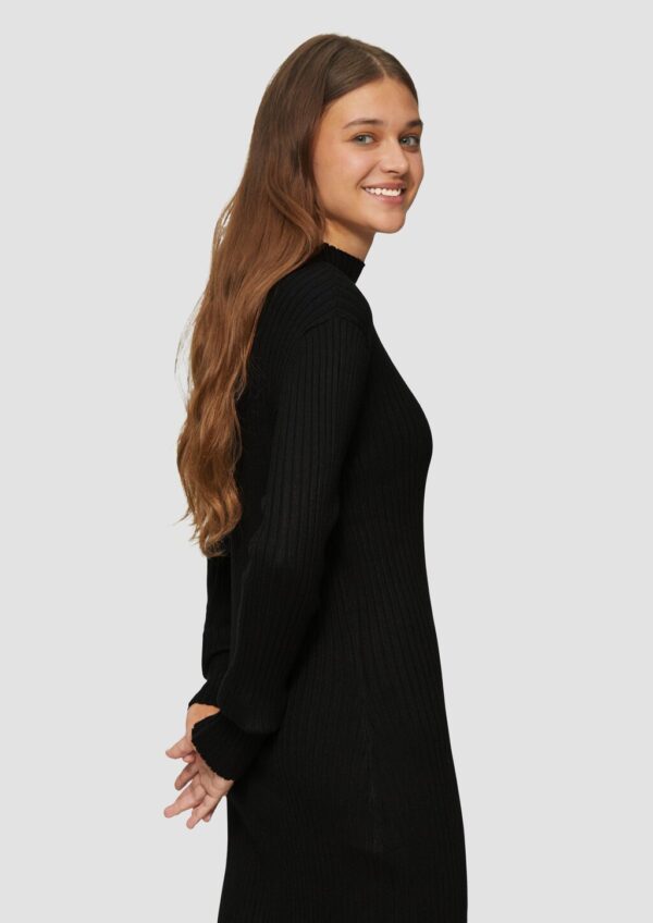 Geripptes Strickkleid im Slim Fit