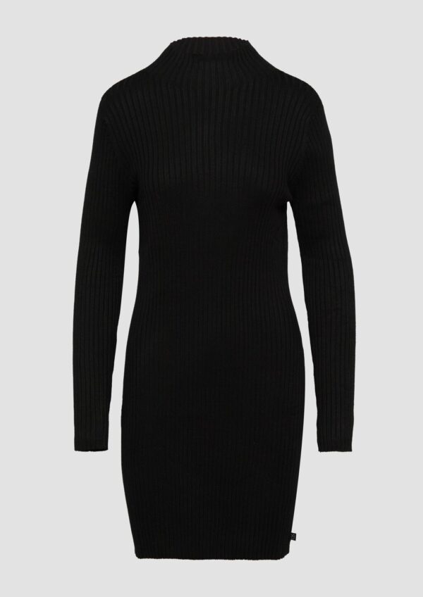 Geripptes Strickkleid im Slim Fit
