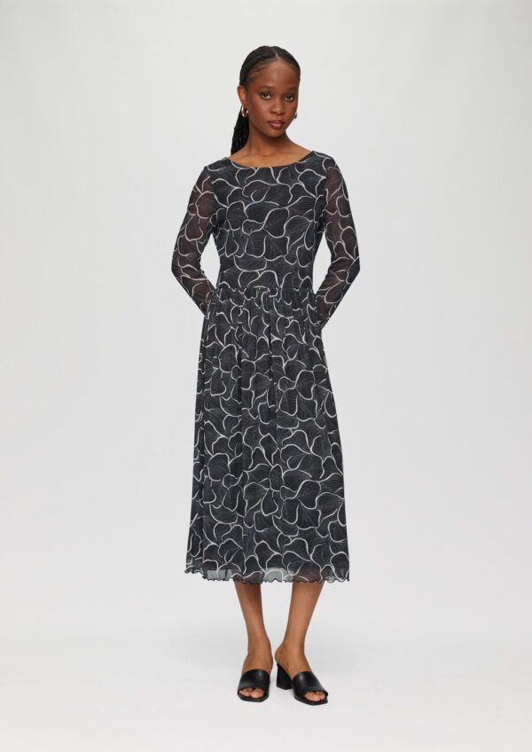 Mesh-Kleid mit U-Boot-Ausschnitt