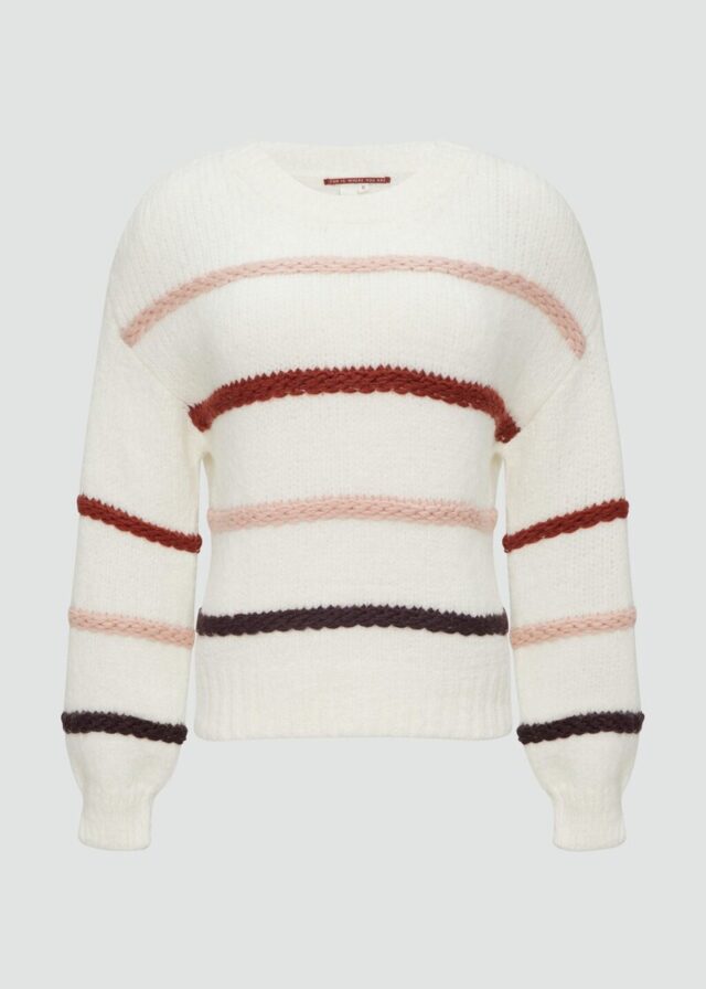 Flauschiger Pullover mit überschnittenen Schultern