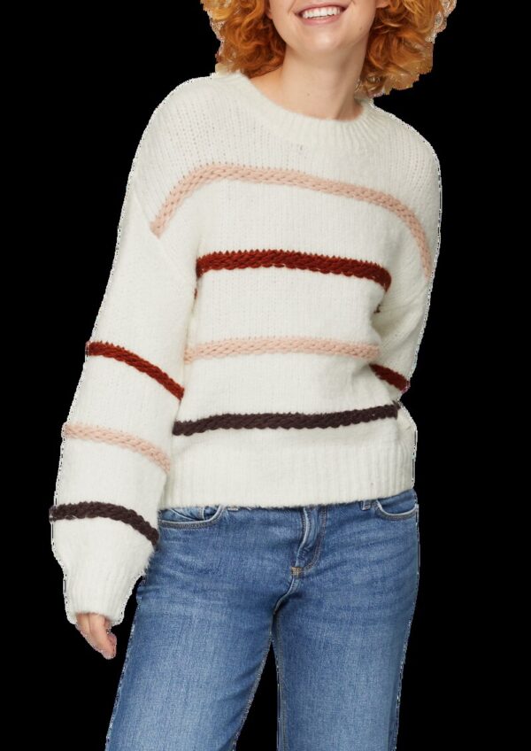 Flauschiger Pullover mit überschnittenen Schultern