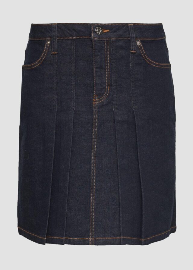 Kurzer Faltenrock aus Denim