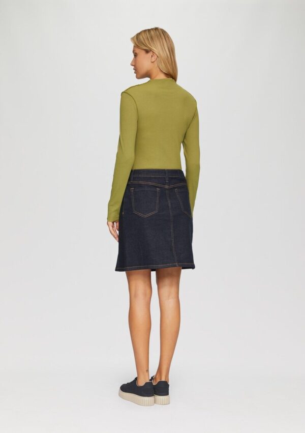 Kurzer Faltenrock aus Denim