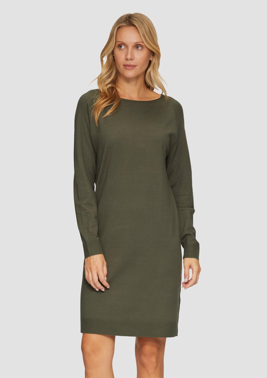 Feinstrickkleid mit U-Boot-Ausschnitt