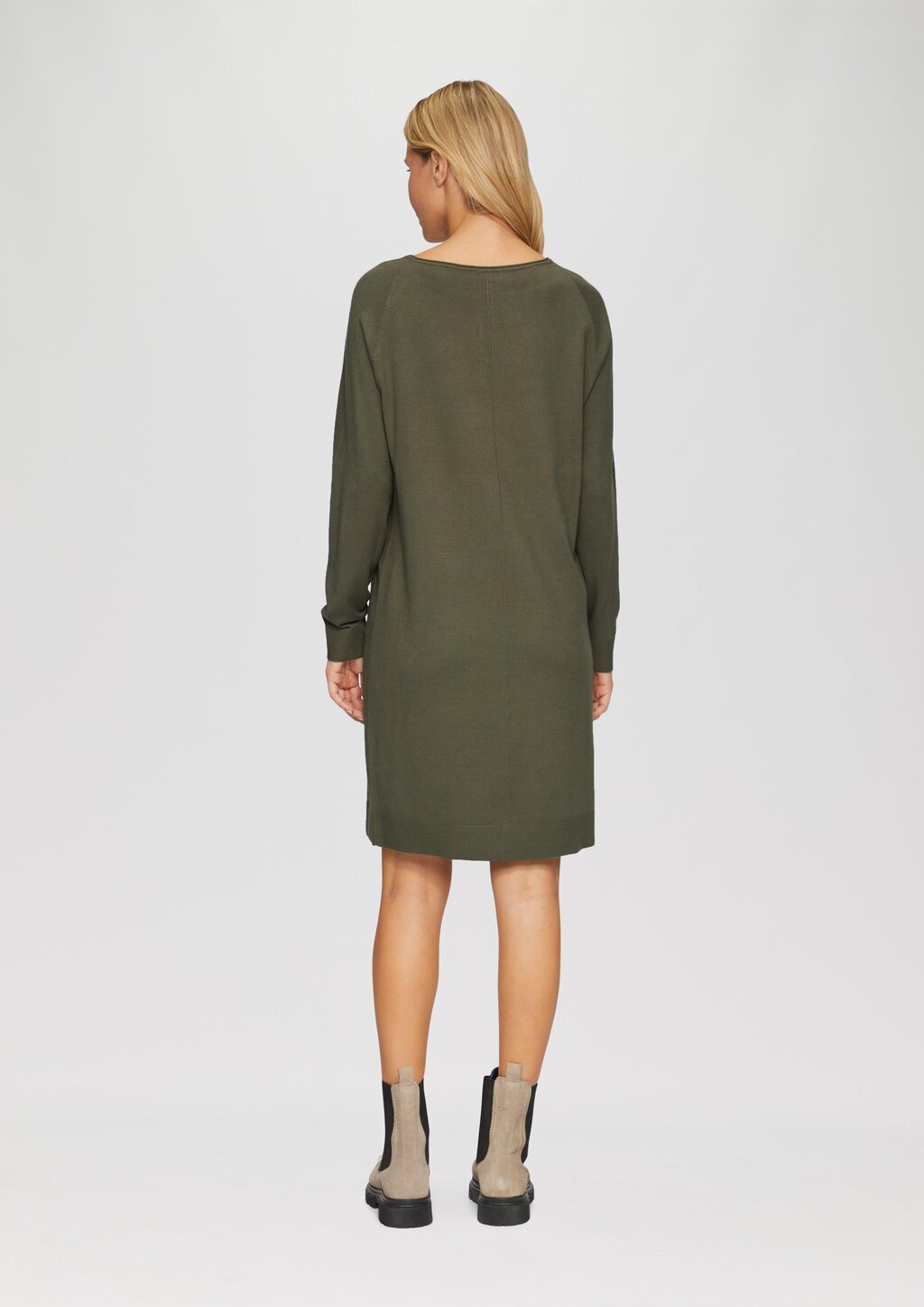 Feinstrickkleid mit U-Boot-Ausschnitt