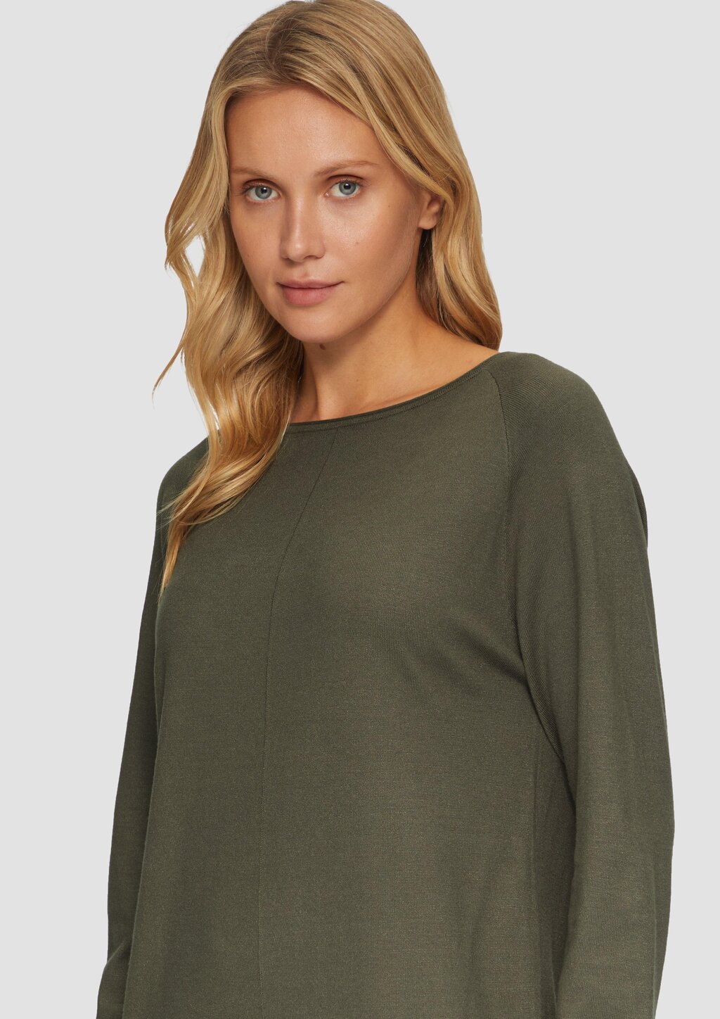 Feinstrickkleid mit U-Boot-Ausschnitt