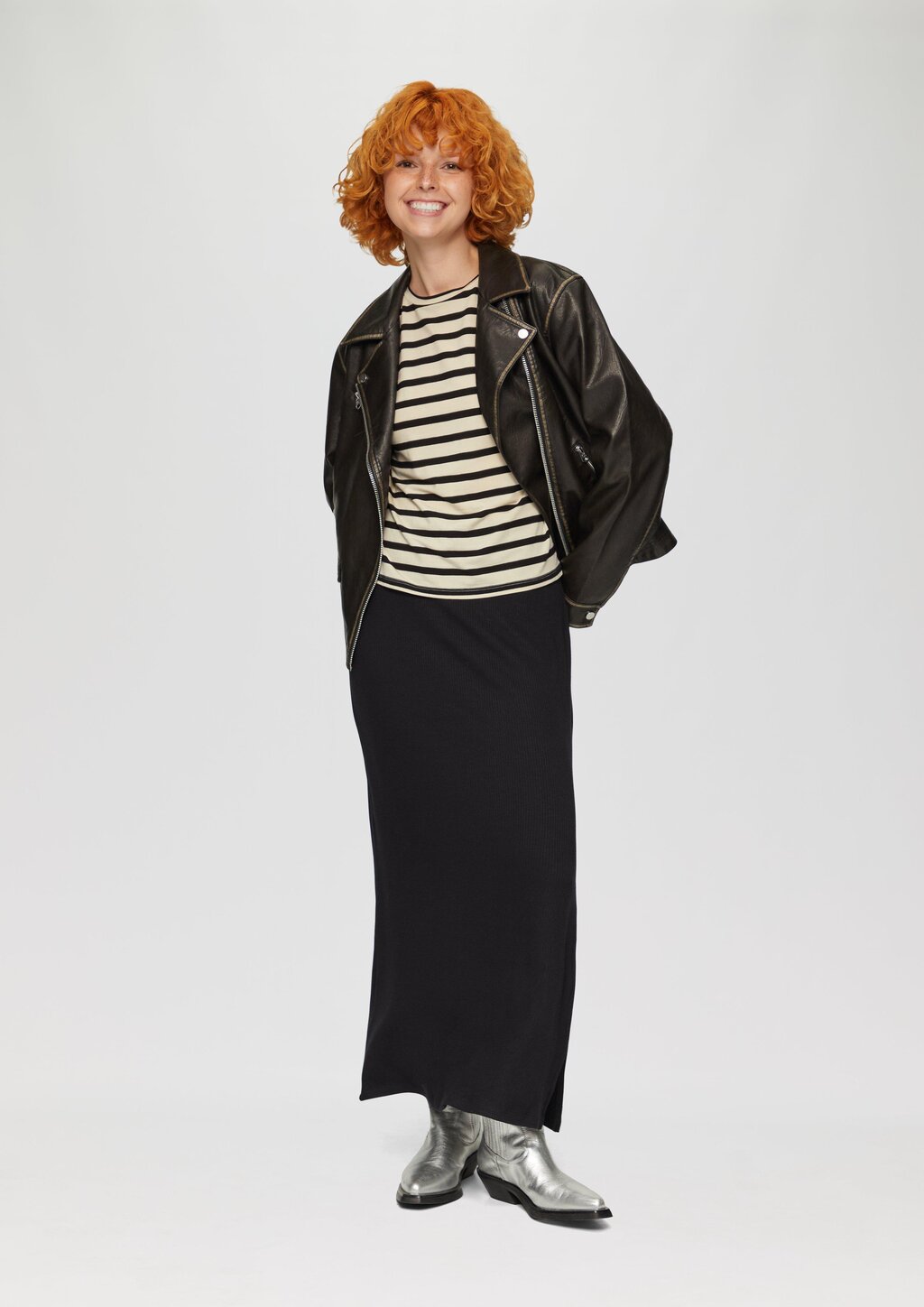 Gestreiftes Longsleeve aus Jersey mit weitem Arm