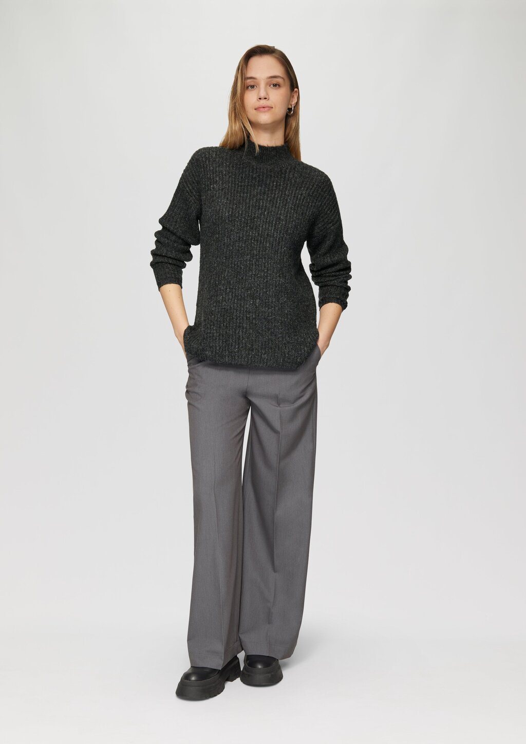 Weicher Strickpullover mit Rippstruktur