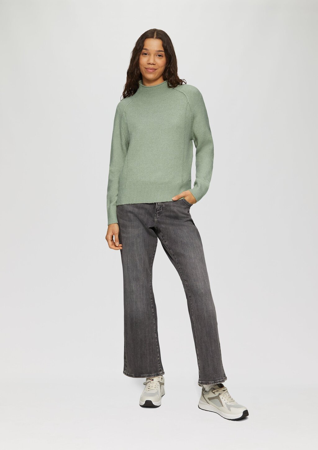 Melierter Strickpullover mit Stehkragen