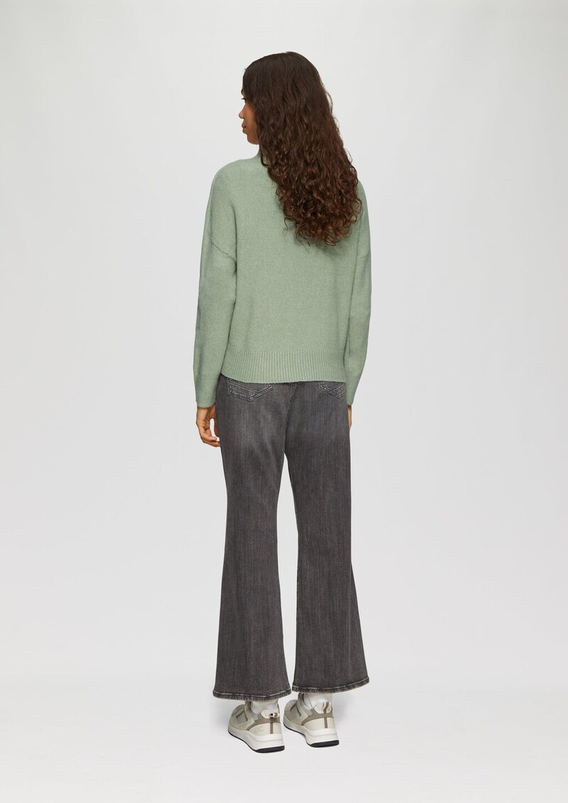 Melierter Strickpullover mit Stehkragen