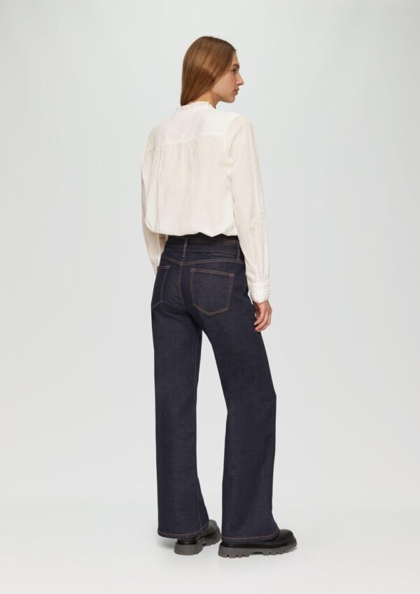 Leicht transparente Bluse mit Rüschen-Details