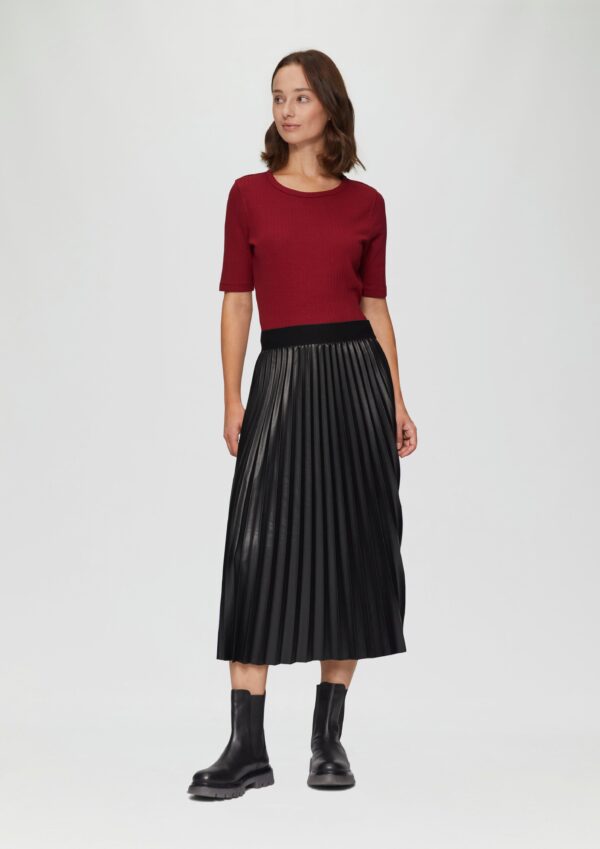 Plisseerock aus Lederimitat